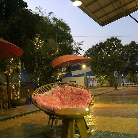 באטאמבנג Por Chey Guesthouse מראה חיצוני תמונה