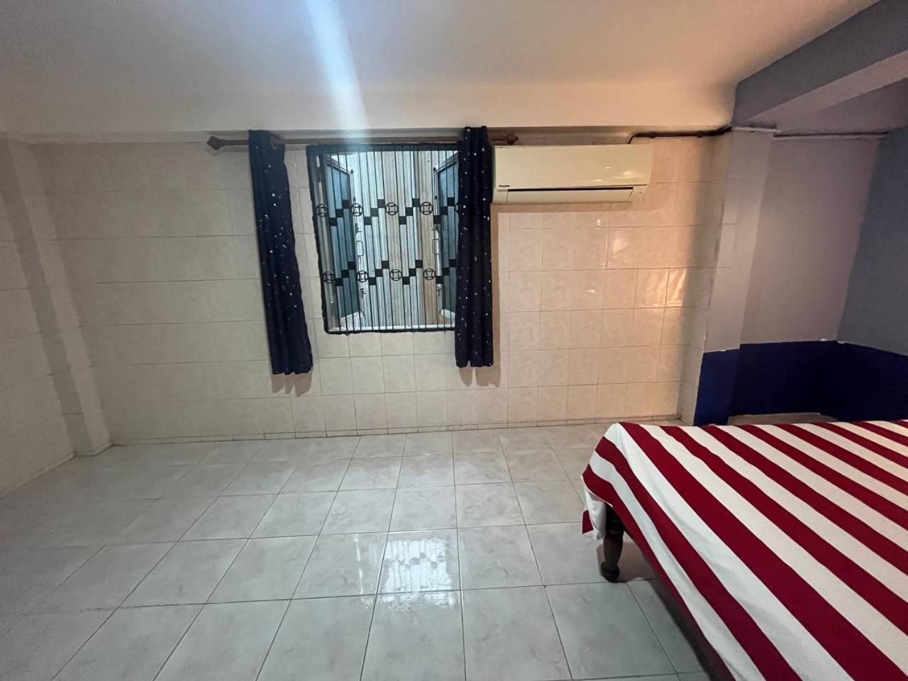 באטאמבנג Por Chey Guesthouse מראה חיצוני תמונה